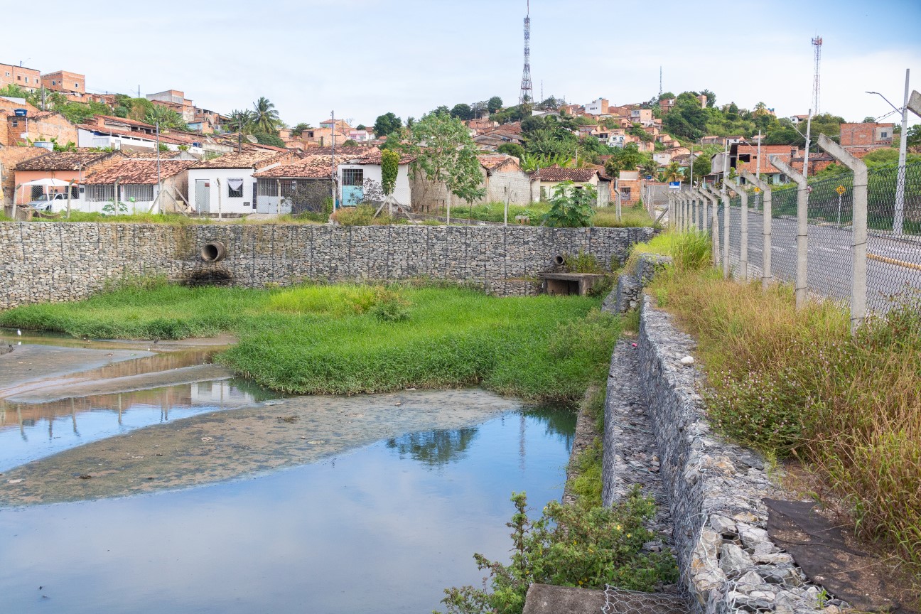 Flood bank in Japãozinho - Infrastructure - Inter-American Development Bank - IDB