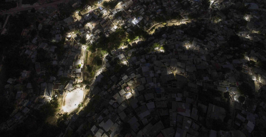 Ilulminación deficiente barrio informal