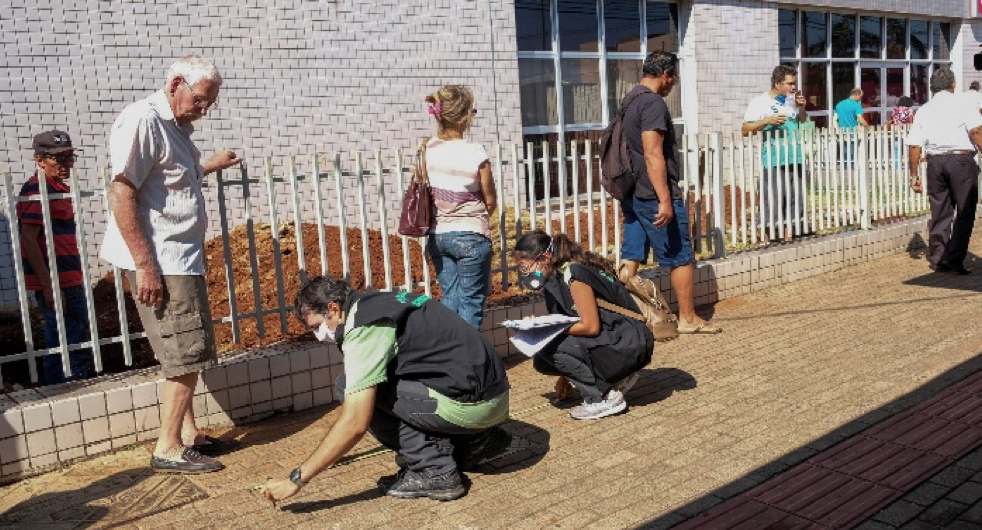 Inspectores del Ayuntamiento que establecen distancia social (Divulgación / PMCG)