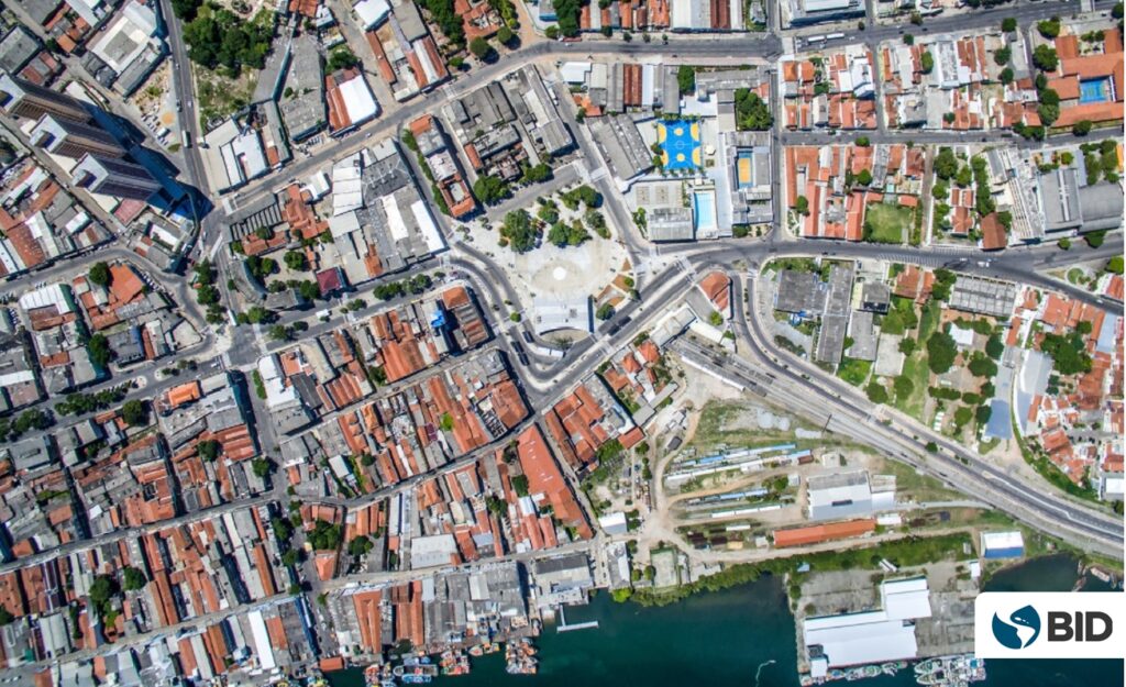 Fotografía aurea con edificios y carreteras