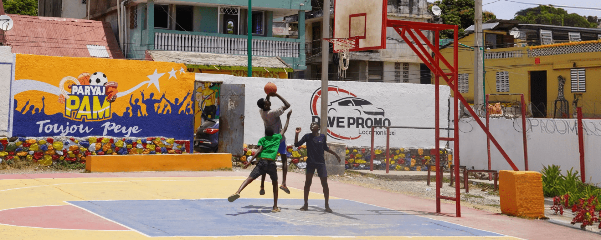 Teenagers playing basketball - Inter American Development Bank - Labor Markets