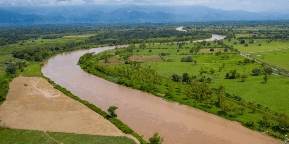 River in the middle of a forest in Guatemala - Inter American Development Bank - IDB