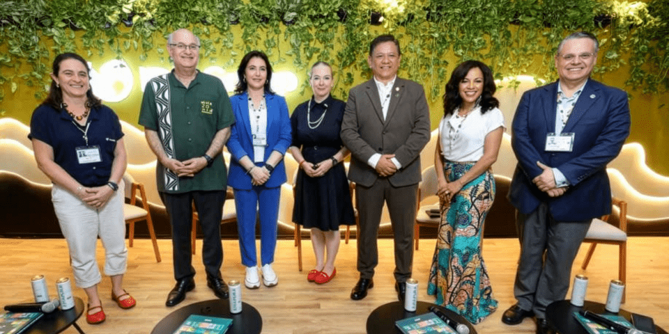 President and others smiling in a COP30 reunion - Inter American Development Bank - IDB