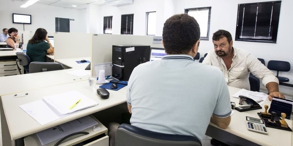 Persons working in an office in Brazil - Inter American Development Bank - IDB