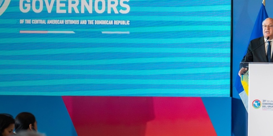 Presidente del BID en una reunión de América en el Centro - Inter American Development Bank - IDB