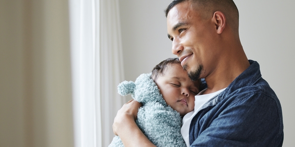 Transformando a paternidade e o envolvimento dos homens nos cuidados infantis