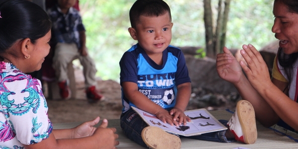 Crecer desde la identidad: adaptar un programa de desarrollo infantil para pueblos indígenas de Panamá 