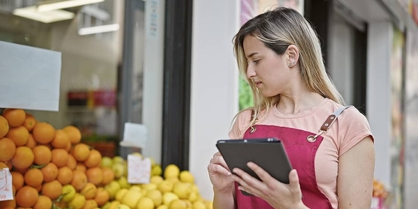 ¿Cómo afecta al bienestar social el reemplazo de las tienditas de barrio por cadenas de conveniencia?