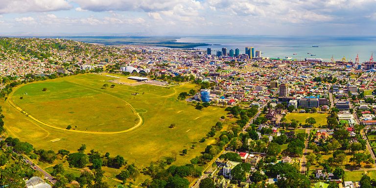 Vista aérea de la ciudad de Puerto España en Trinidad y Tobago. Desarrollo Sostenible - Banco Interamericano de Desarrollo - BID