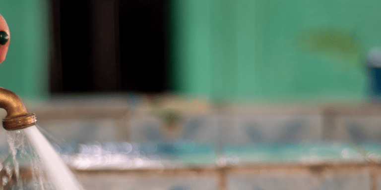 Water coming out of the tap - Story - Greater Access to Potable Water - Inter American Development Bank - IDB