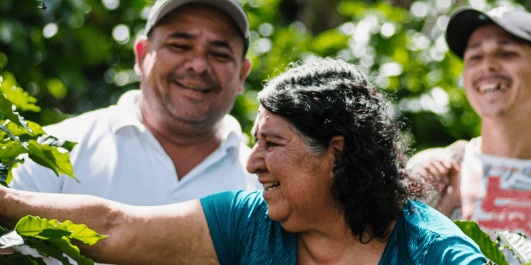 Woman collecting coffee - Concessional Finance - Inter American Development Bank - IDB