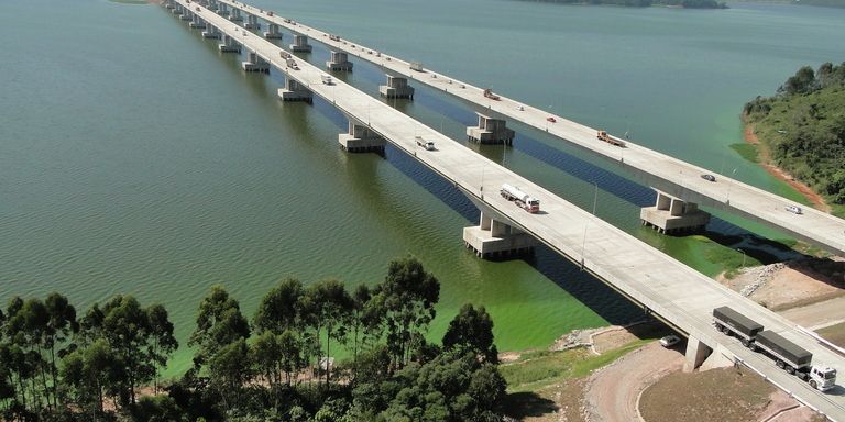 Bridge in South American city - Inter American Development Bank - IDB