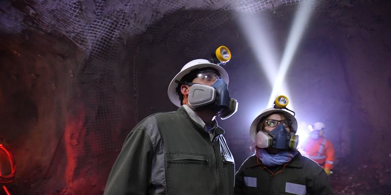 People working in a coal mine - Energy - Inter American Development Bank - IDB