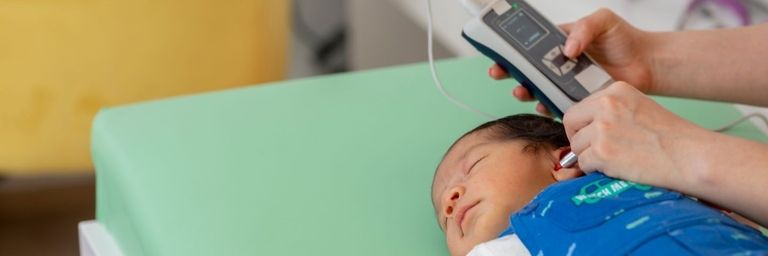 Baby being cared in a hospital - Inter American Development Bank - IDB