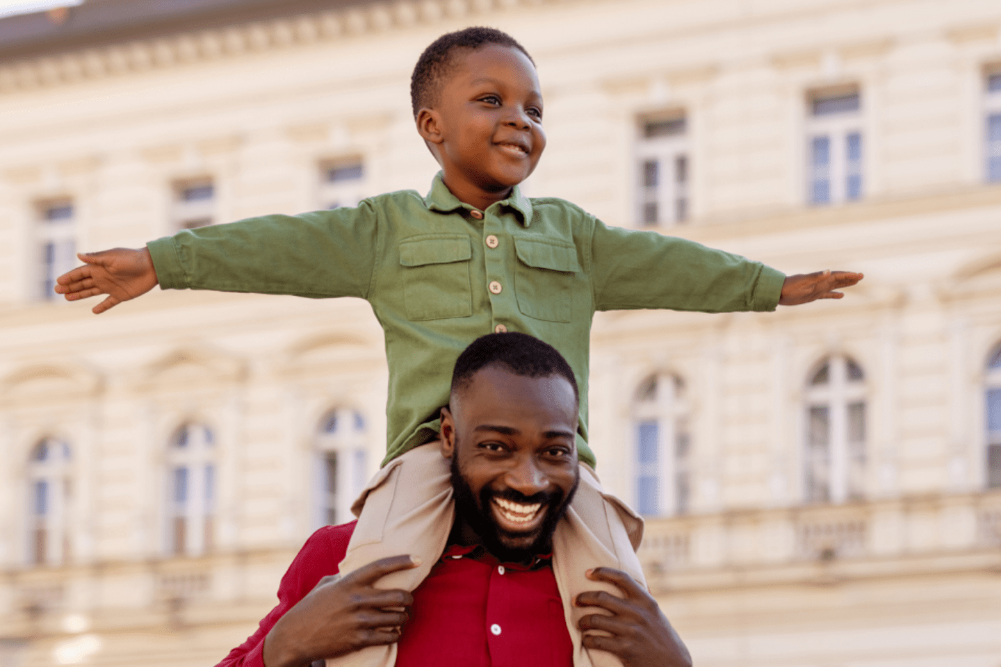 padre e hijo felices