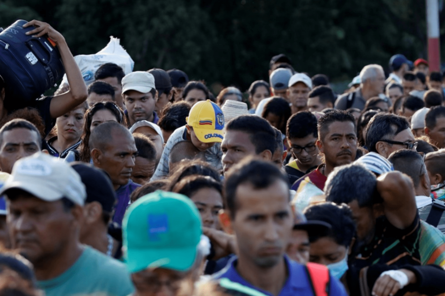 people crossing a border 