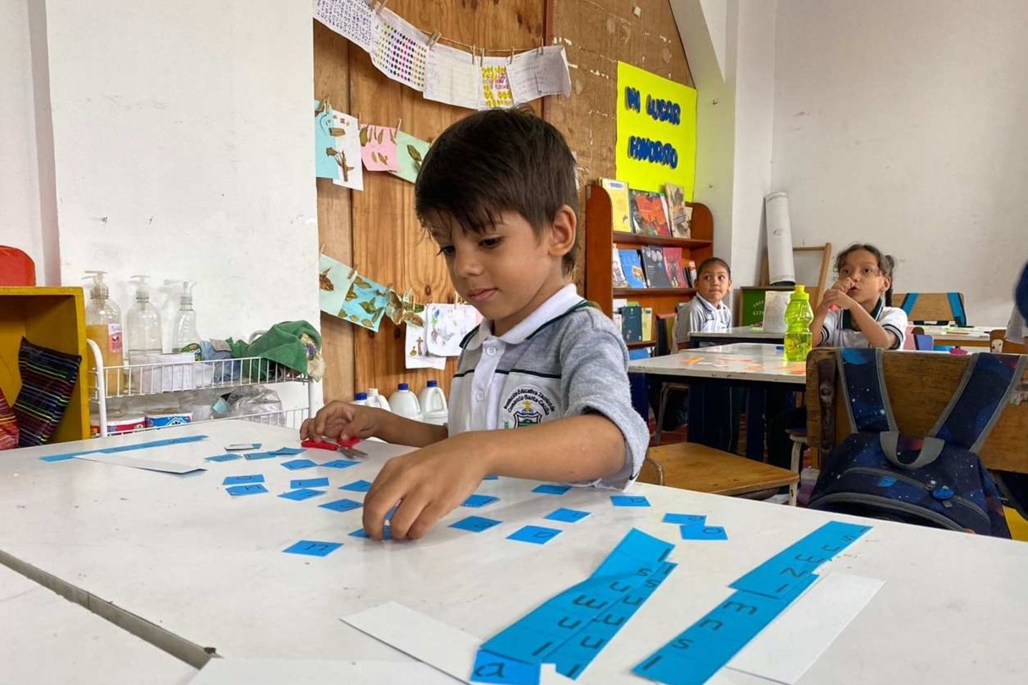 Kid learning in classroom