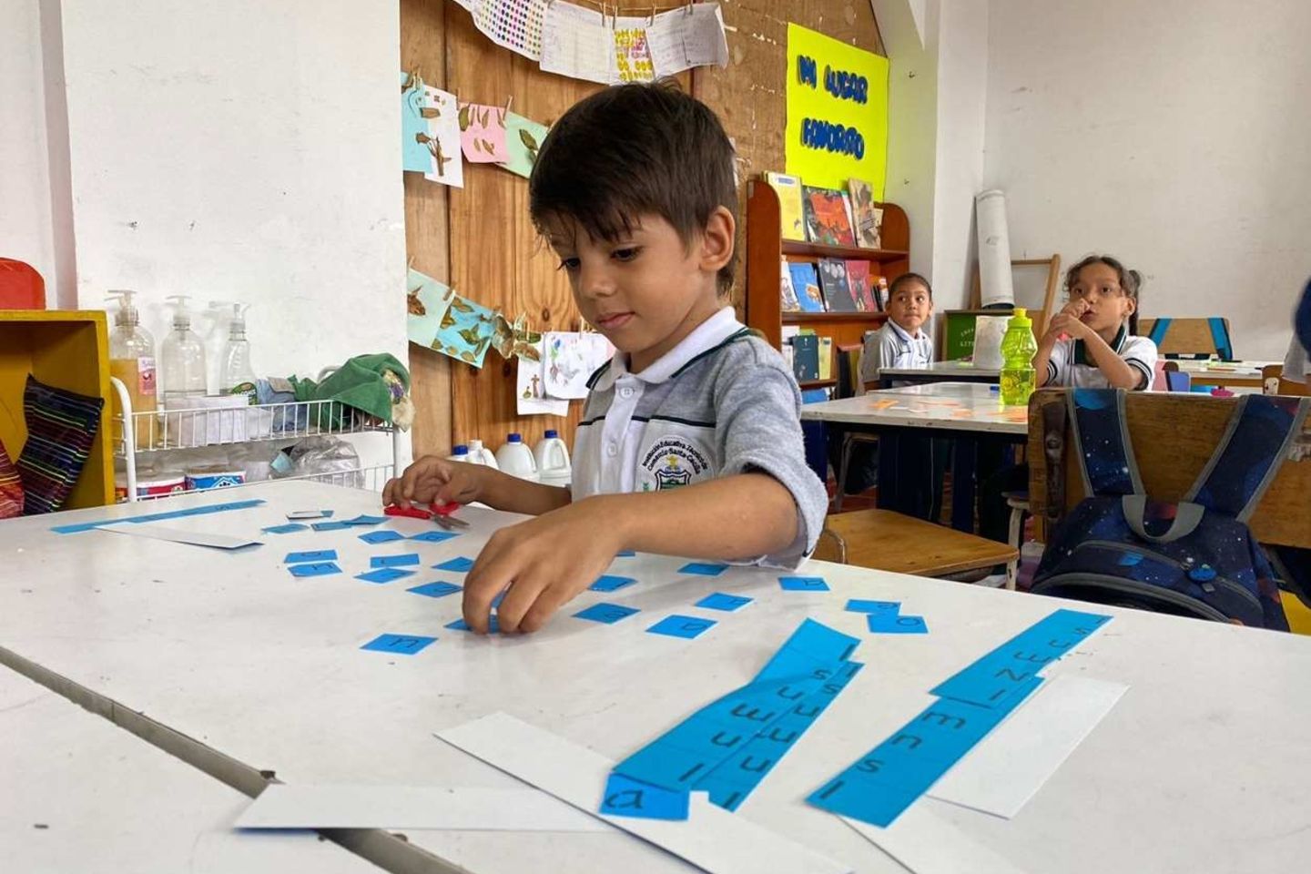 Kid learning in classroom