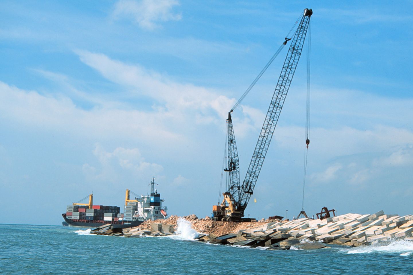 Docks, ships and Caribbean See