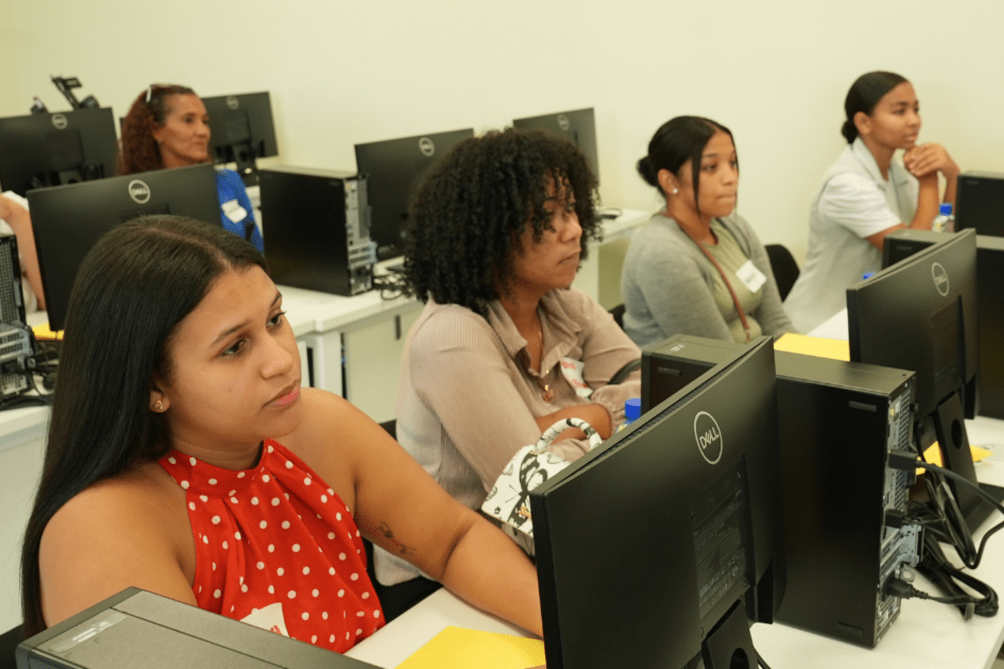 Entrenamiento en CEDI Mujer Republica Dominicana