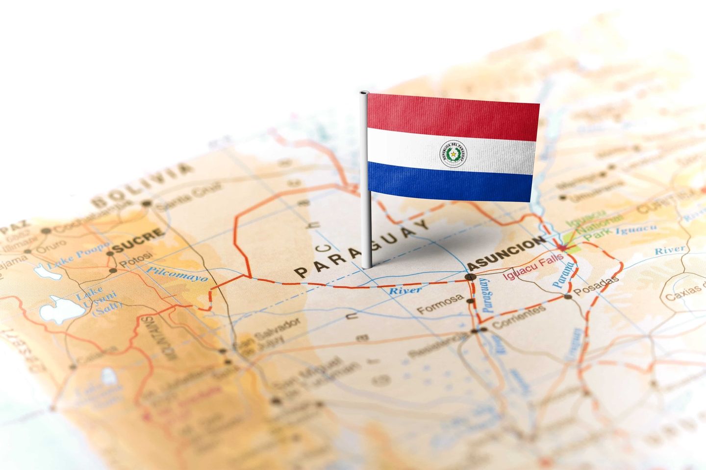 FMM_Paraguay Flag and Map_ES_GettyImages-583795830-min