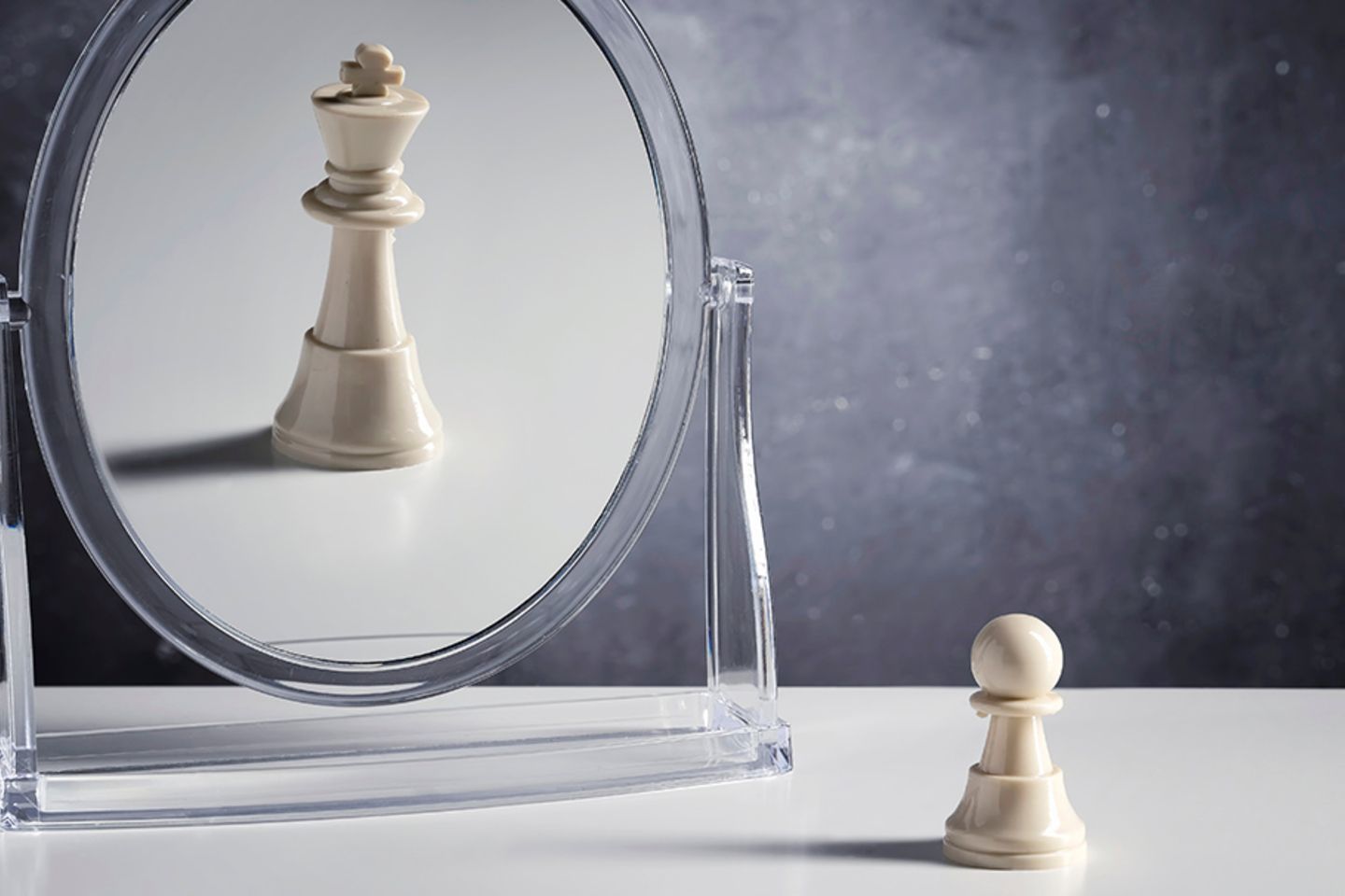 Chess,Character,King,Reflection,In,A,Mirror