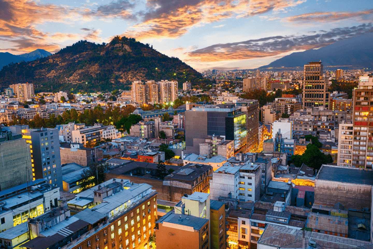 Santiago, Chile_noche energia-min