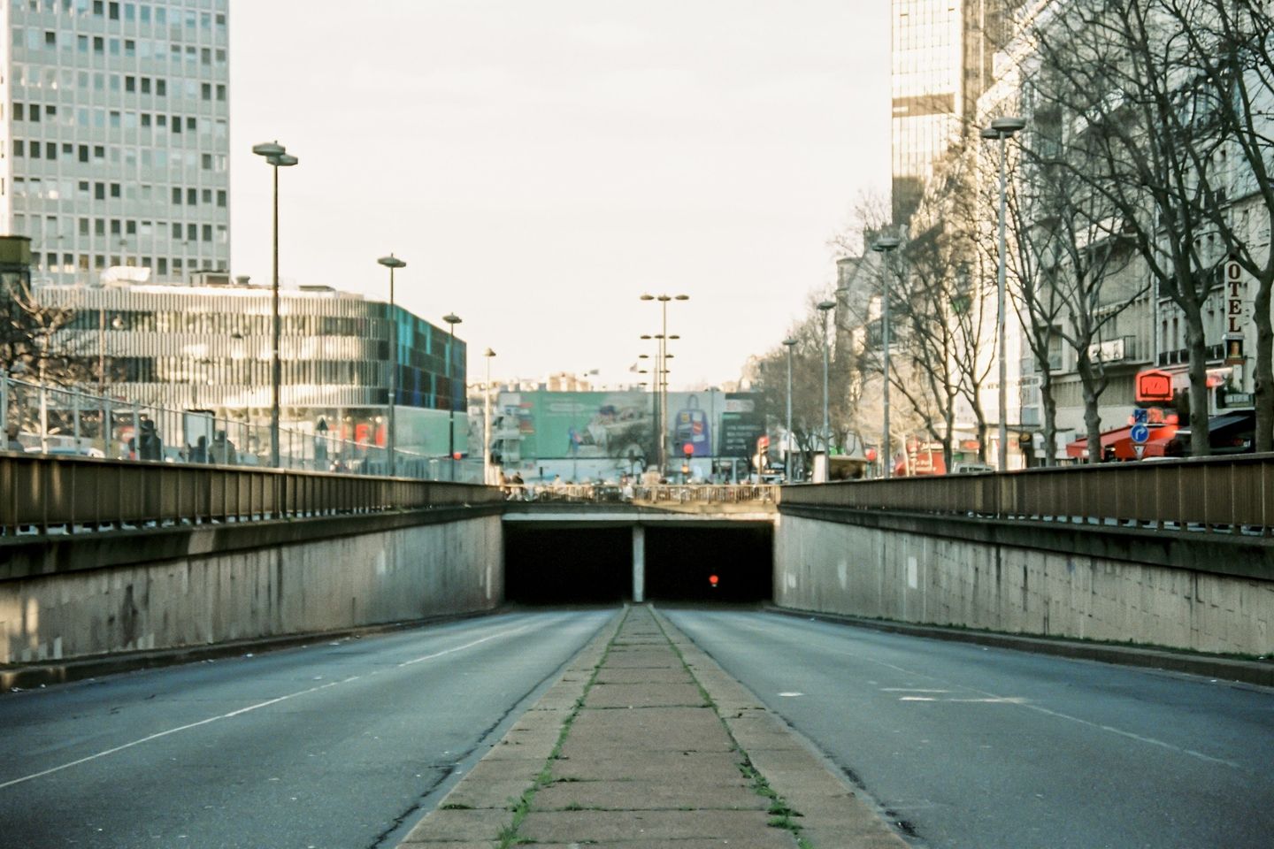 barthelemy-de-mazenod-Knmu7xrRUAI-unsplash-min