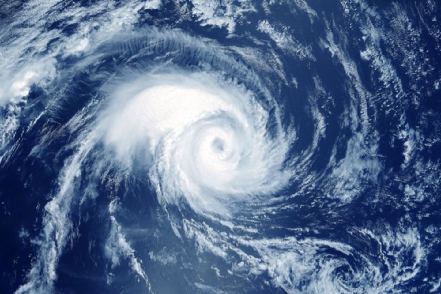 desastres naturales huracanes lecciones COVID-19 coronavirus America Latina Caribe-min