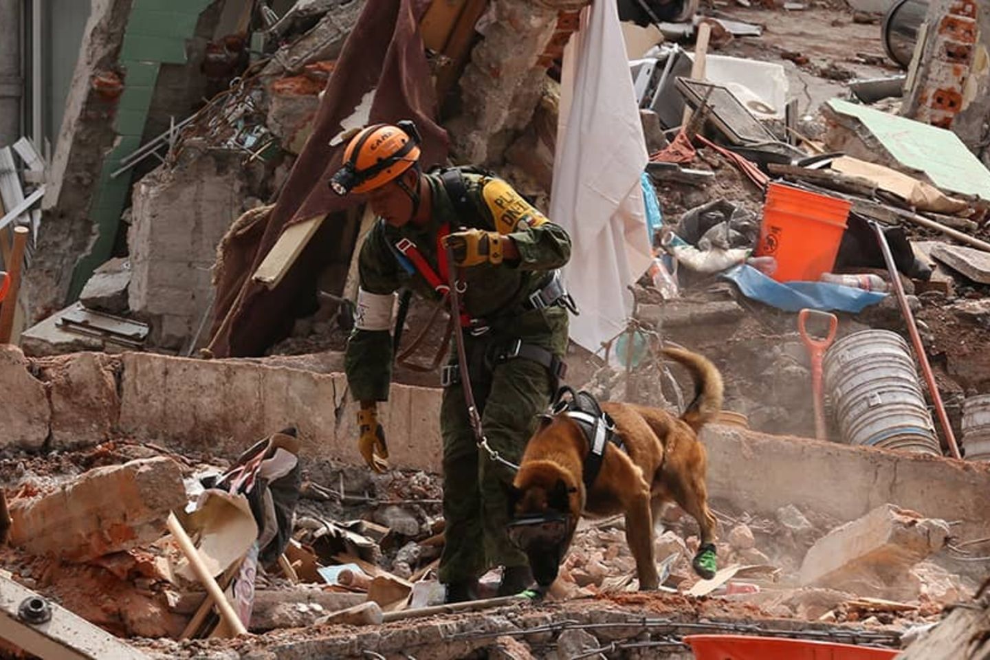huracanes terremoto desastres naturales confianza gobierno américa latina Mexico