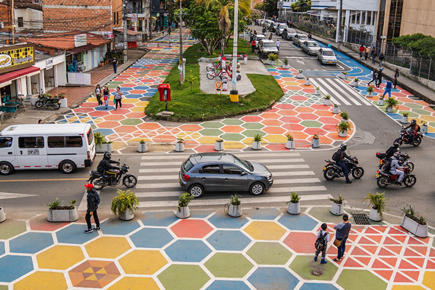 Peatonalización para la salud ciudadana: metodologías participativas y experimentales del piloto en urbanismo táctico Rionegro Calle Consciente