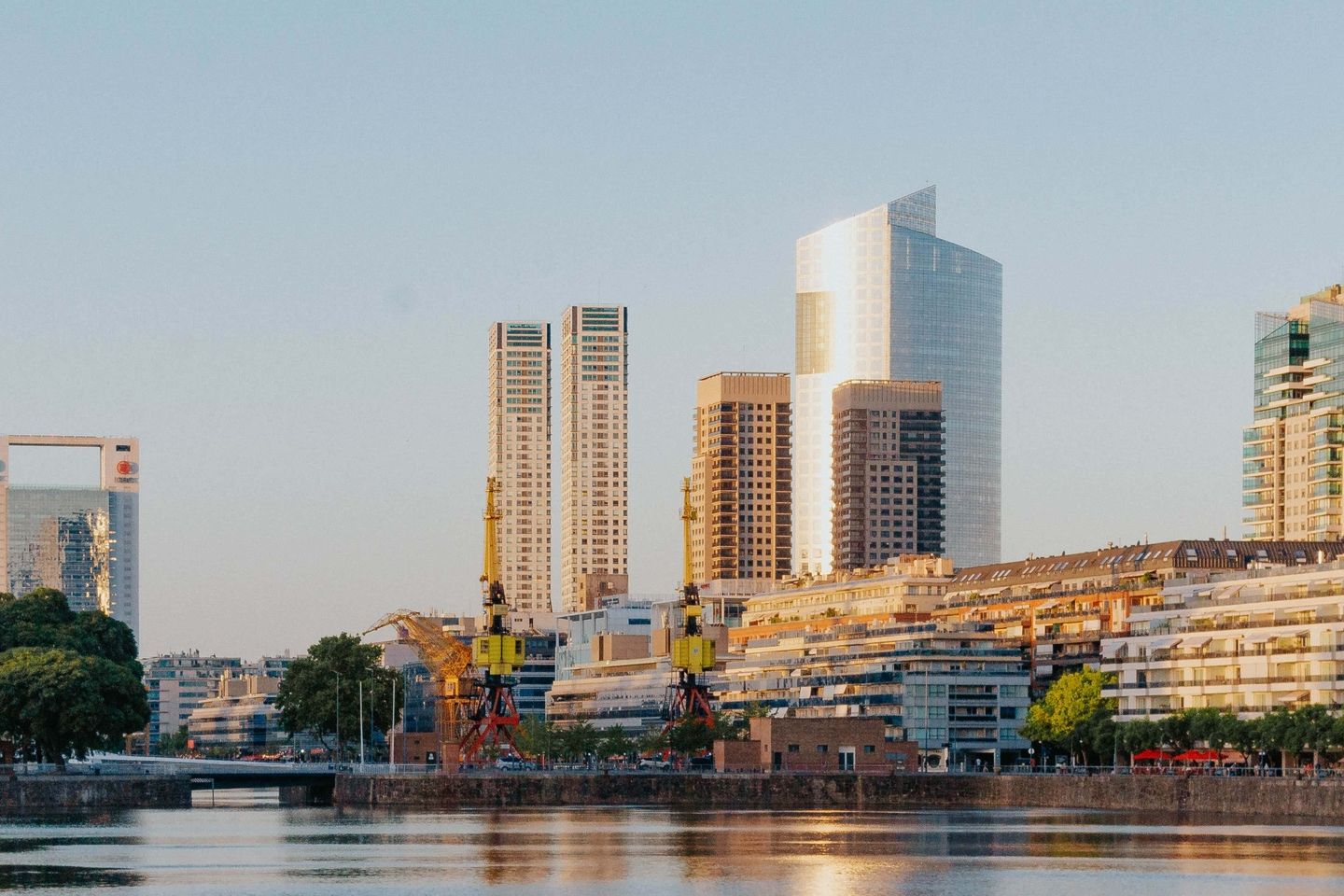 sebastian-cyrman-ezODfJFLs68-unsplash-min