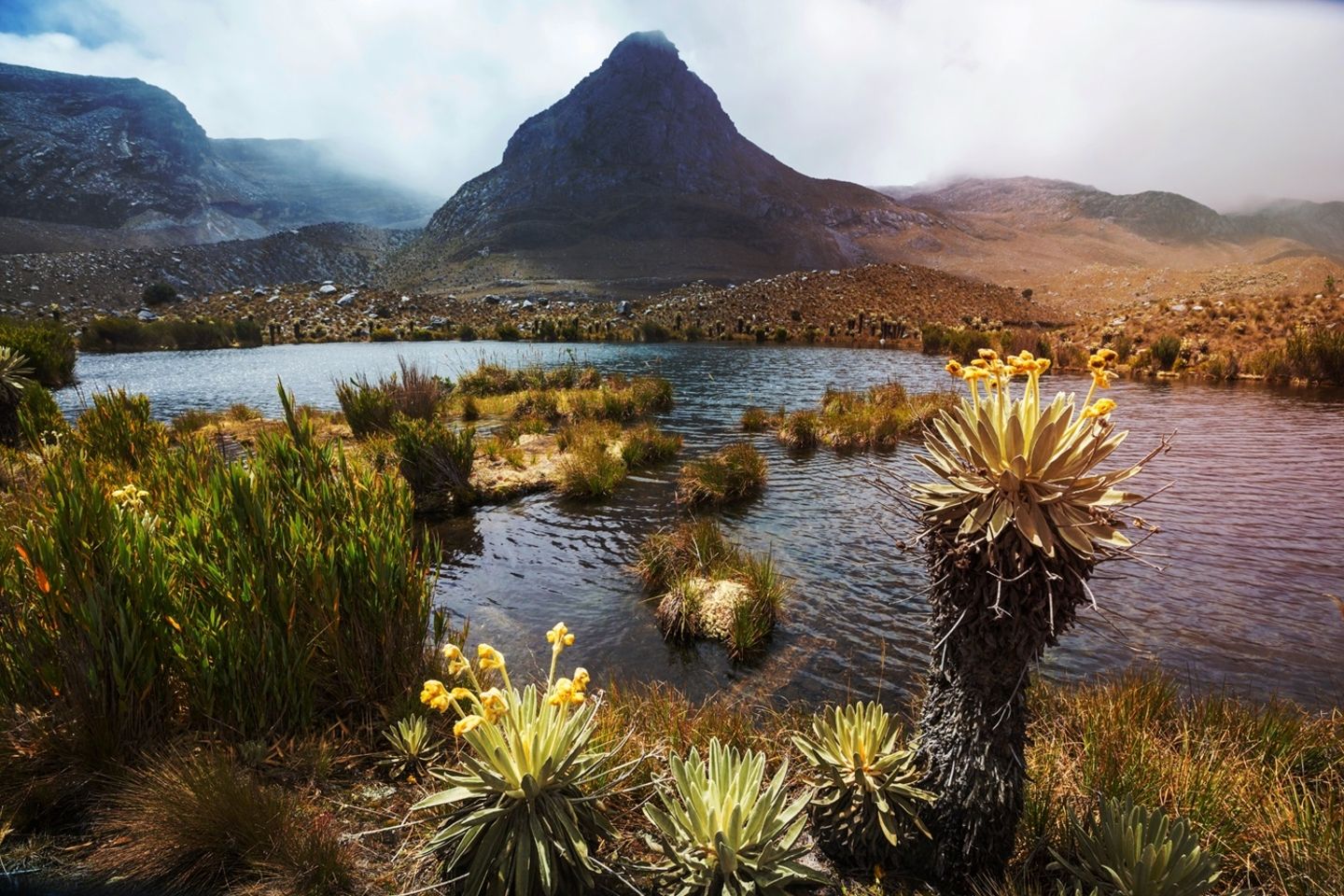 Beautiful,High,Mountains,In,Colombia_*