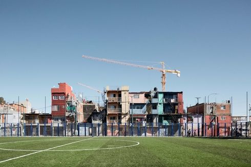 Construcción de un espacio deportivo en un vecindario. Desarrollo Urbano y Vivienda - Banco Interamericano de Desarrollo 