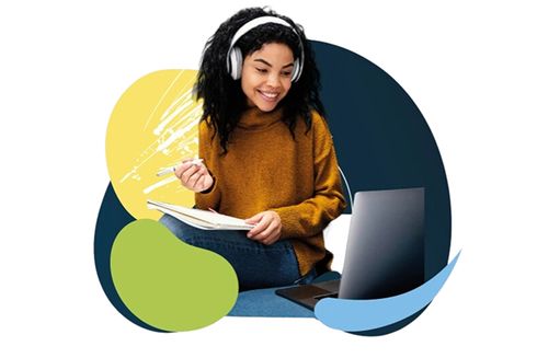 Joven mujer estudiando en su computadora. Empleo - Banco Interamericano de Desarrollo - BID