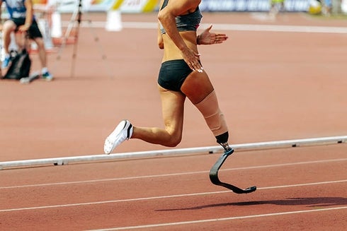 Amputee sprinter using running prostheses. Private Sector - Inter-American Development Bank - IDB