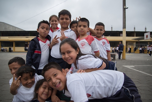 a group of children posing for a photo Education - Inter-American Development Bank - IDB