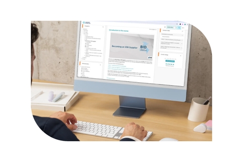 Person working in a desktop - Procurement - Inter American Development Bank - IDB