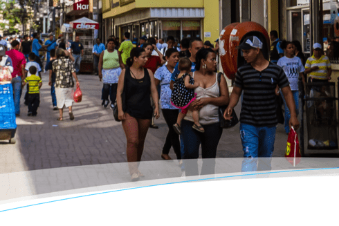 A busy urban street in Latin America shows the effects of public investment and social policy in everyday economic activity - Inter-American Development Bank - IDB - Sustainable Development