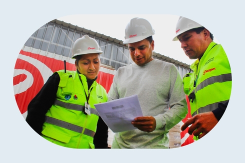 Workers looking to a project- Procurement - Inter American Development Bank - IDB