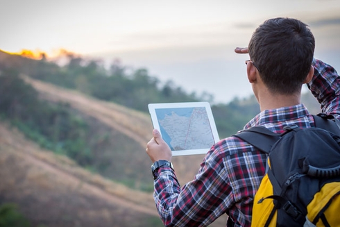Man looking to the horizon - Disaster Risk - Inter American Development Bank - IDB