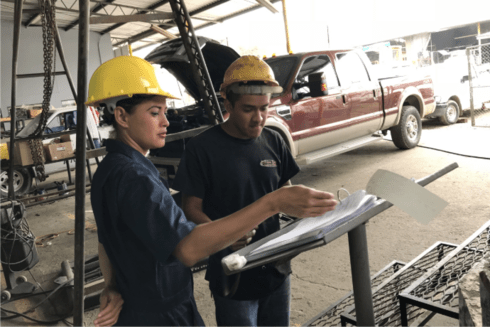 Two persons working together - OpportunA - Inter American Development Bank - IDB