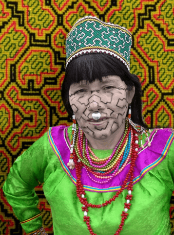 Olinda Silvano, artista del pueblo Shipibo-Konibo en la Amazonía peruana.